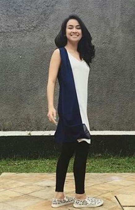 Model Baju Terbaru 2016 Aryani Fitriana